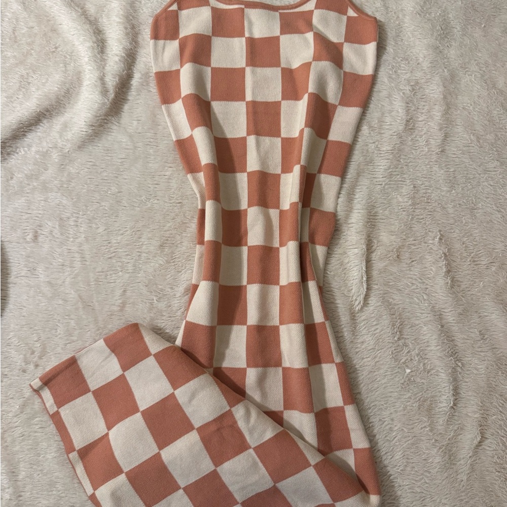 Elegant Checkered Maxi Dress - Tan and Cream